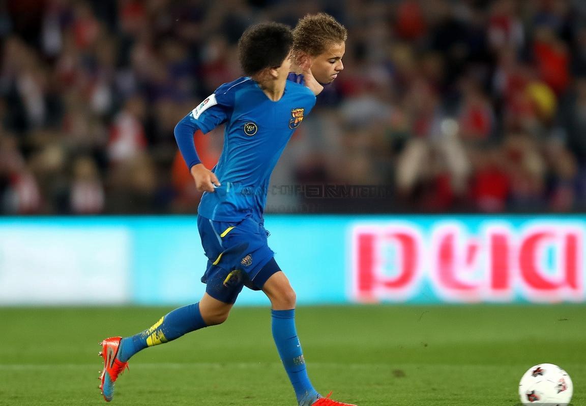 巴塞罗那vs皇家马德里：百年足球对决的战术、文化和传承解析(图5)